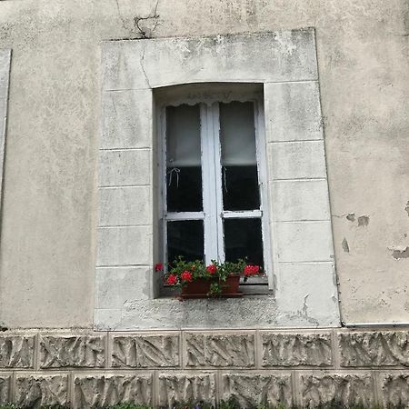 Ferienwohnung Le Petit Logement Pre-en-Pail-Saint-Samson Exterior foto