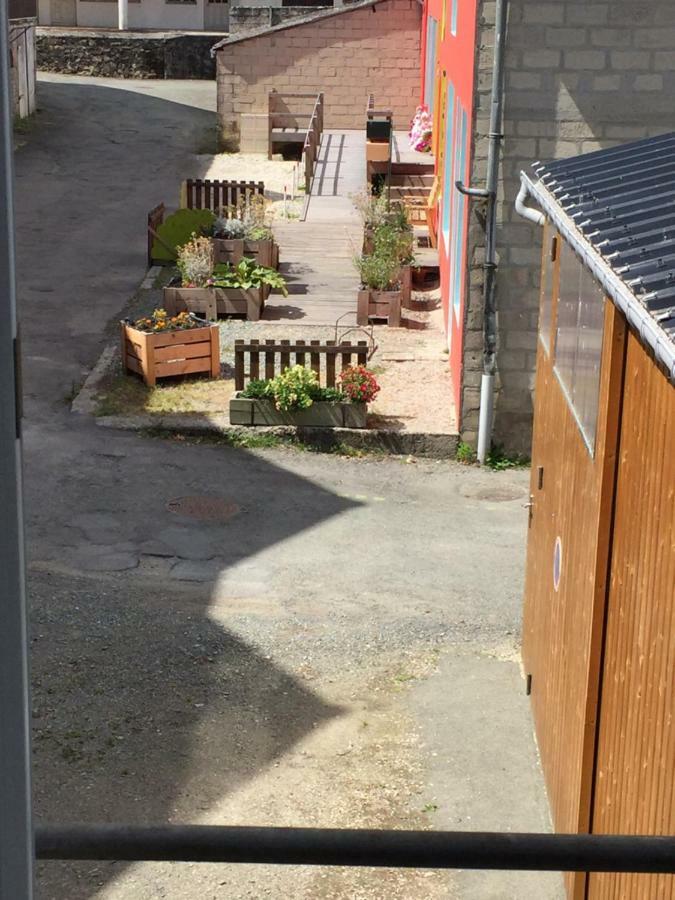 Ferienwohnung Le Petit Logement Pre-en-Pail-Saint-Samson Exterior foto